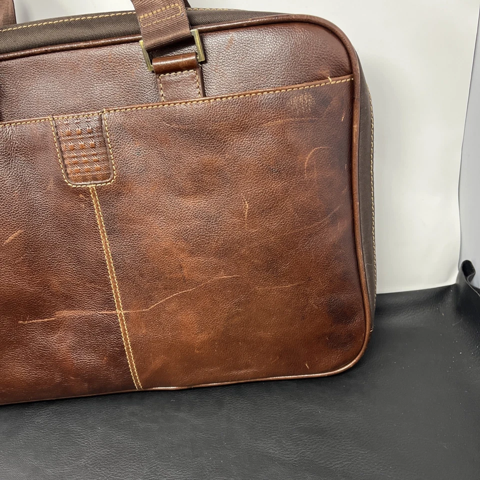 Bolso Mensajero Delgado para Laptop Boconi Garth Cuero Organizador Viajero 10.5x2x15 Foto 2 de 4