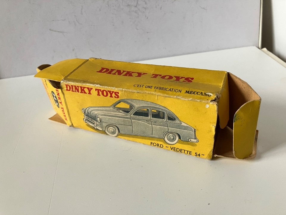 Dinky Toys Ford Vedette 54 échelle 1:43 - Miniature De Collection (Réf 24X)