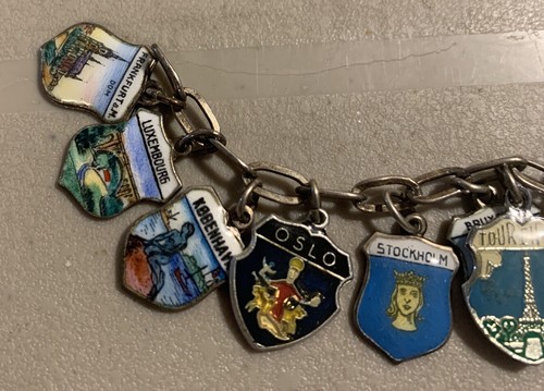 Vintage Multi Purity Silver Enamel City Shields Travelers 27 Charm Bracelet - Picture 2 of 13