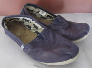 TOMS Size 7 Casual Canvas Slip On Comfort Flats Shoes W7 Faded Blue or Purple