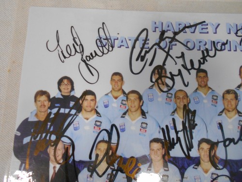 #T123. 2001 NSW STATE OF ORIGIN RUGBY LEAGUE TEAM PICTURE - SIGNATURES - Picture 2 of 5