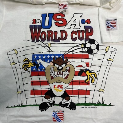 Vintage 1994 Warner Bros Taz FIFA World Cup Soccer T-Shirt Sz M