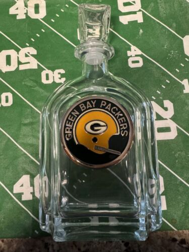Vintage Green Bay Packers Whiskey Decanter Metal Retro Logo New Glass Great Gift - Picture 1 of 3