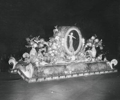 Electrical Float During Parade - Float No 5 ''Miss America '' Max Fa - Old Photo