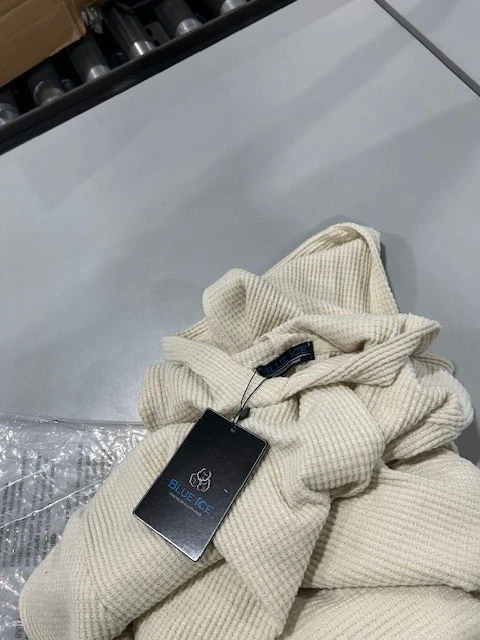 BLUE ICE PREMIUM CLOTHING BLUE ICE WAFFLE KNIT HOODED SWEATER - M - NATURAL