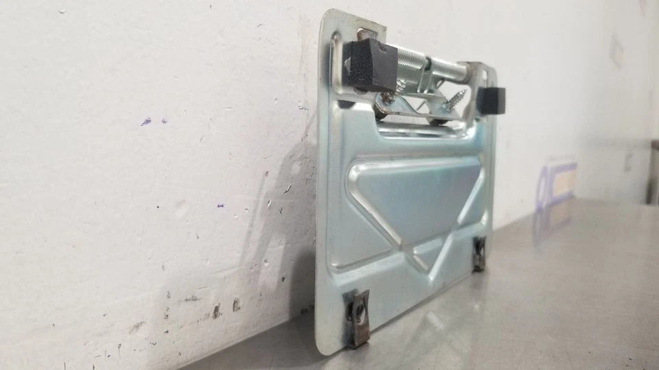 1969 BUICK GRAN SPORT GS 400 ТОПЛИВНЫЙ НАПОЛНИТЕЛЬ ДВЕРИ ЯРЛЫК КРОНШТЕЙН - Изображение 3 из 4