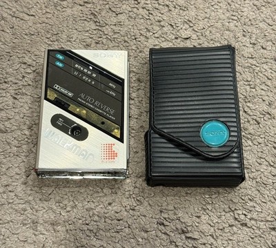 Sony Walkman WM- F100 AM/FM Radio Portable Cassette Player & Case PARTS/REPAIR