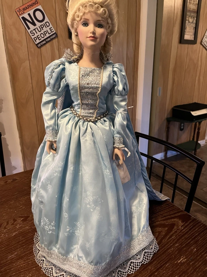 Cinderella Doll - Image 3 of 4