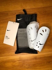 Nike J Guard Soccer Shinguard | Children’s Size S | White | SP0040-101