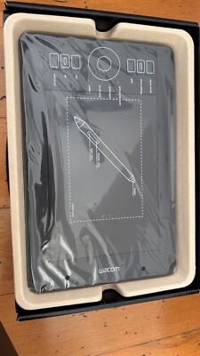 Wacom Intuos Pro - Small Tablet - PTH451