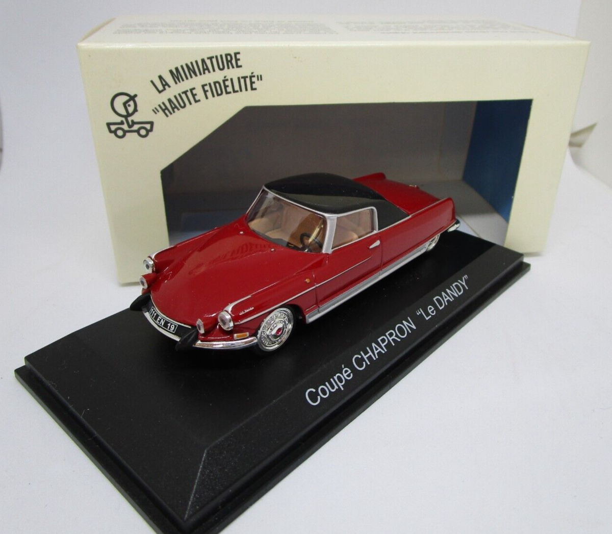 Miniature Norev 1/43 Citroën DS Coupé Chapron Le Dandy 1959 – Rouge Toit Noir – AU582