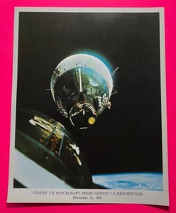 GEMINI VII SPACECRAFT FROM GEMINI 7/6 RENDEZVOUS  8 X 10 COLOR LITHO