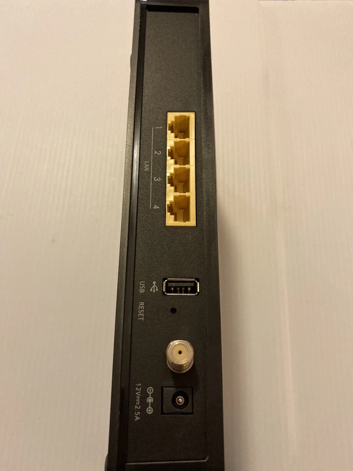 NETGEAR CG3000Dv2 N450 Cable Wi-Fi Modem Router With Cables - Image 3 of 4