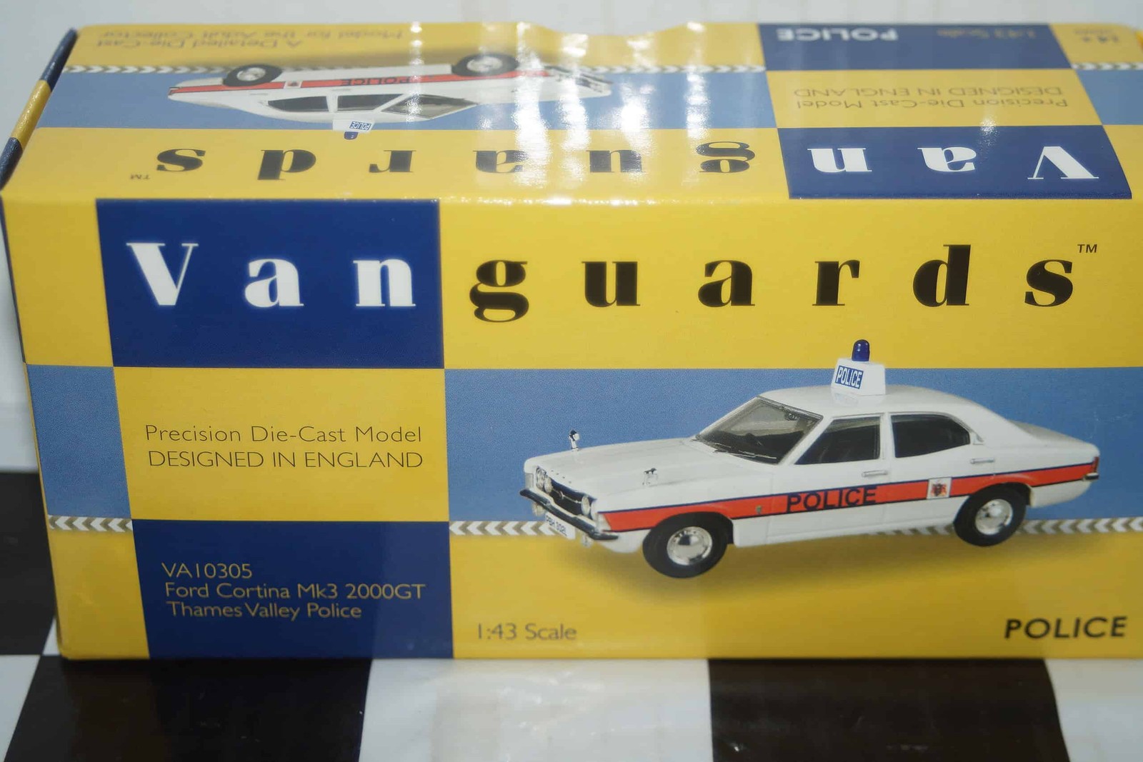 Vanguards Ford Cortina MKIII 2000 GT Thames Valley Police VA10305 1:43