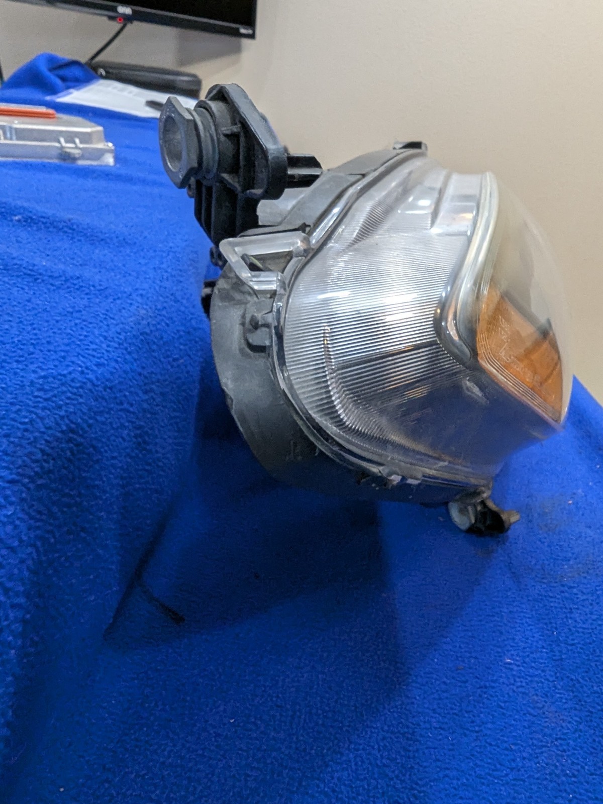 Maserati GranTurismo S 2008-2012 Right Headlight