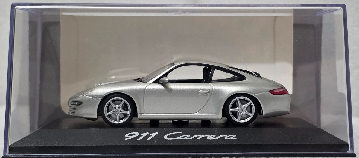 Porsche 911 (997) Carrera 2004 Silver 1:43 Minichamps WAP 020 114