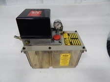 VOGEL  MKU11-KW4-V1  CENTRALIZED LUBRICATION LUBE PUMP 220-240 VOLTS USA MADE