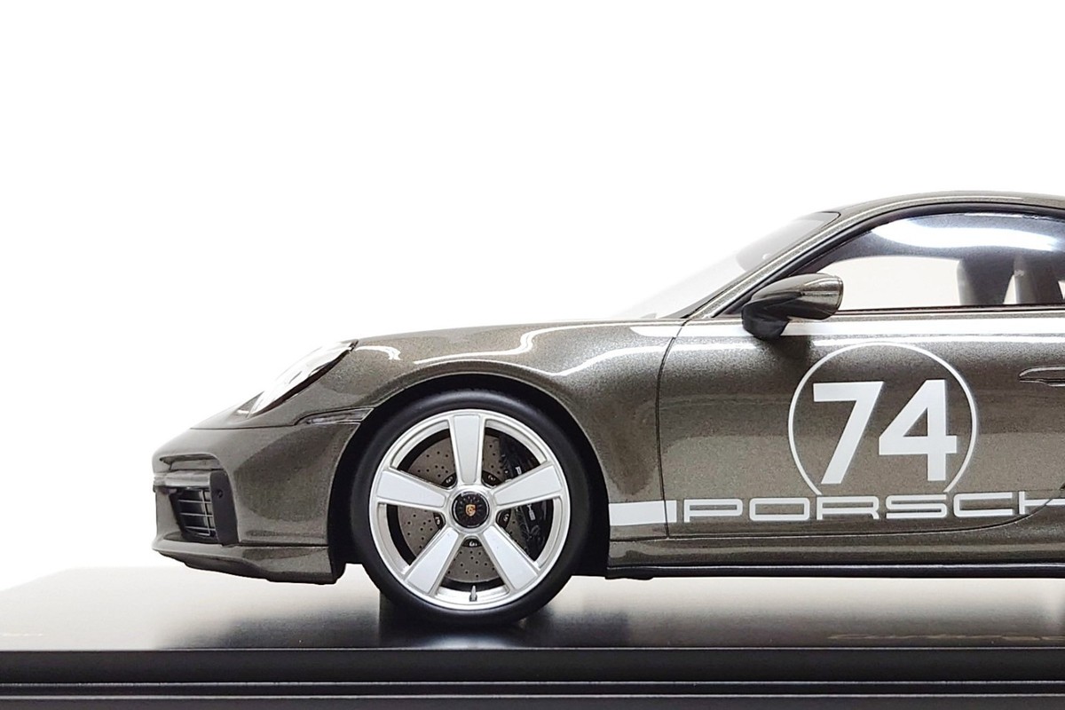 Spark 1:18 Porsche 911 Turbo S (992) Heritage 50 Years in