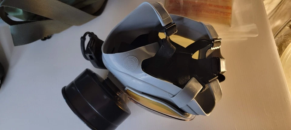 Máscara facial completa de gás militar dos EUA 90 MSA 5479 tamanho grande com estojo de transporte - Imagem 4 de 4