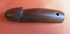 sch&ouml;nes,asiatisches  Fruchtbarkeitssymbol aus Holz,als Anh&auml;nger gearbeitet.