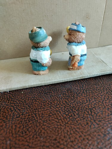 2 RESIN MINIATURE DECORATIVE BEARS PLAYING TENNIS - Picture 2 of 7