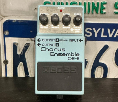 Boss CE-5 Stereo Compact Chorus Ensemble Guitar Effects Pedal