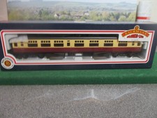 BACHMANN BULLIED 63FT CORRIDOR COMPOSITE COACH BR CRIMSON/CREAM. CAT NO.34-552