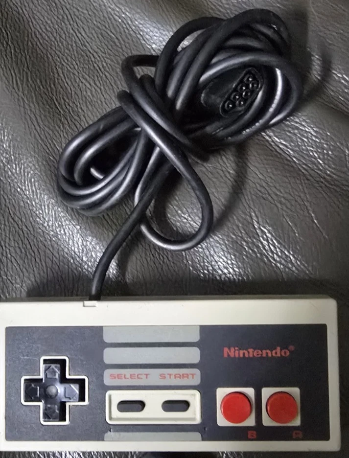 Original Nintendo NES Official Game Controller Lot Of 4 NES-004 TESTED WORKS - Image 3 of 4