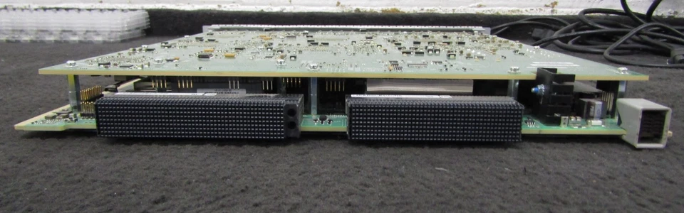 Cisco C6800-32P10G 8-Port 40GE / 32-Port 10GE Line Card Module - Image 4 of 4