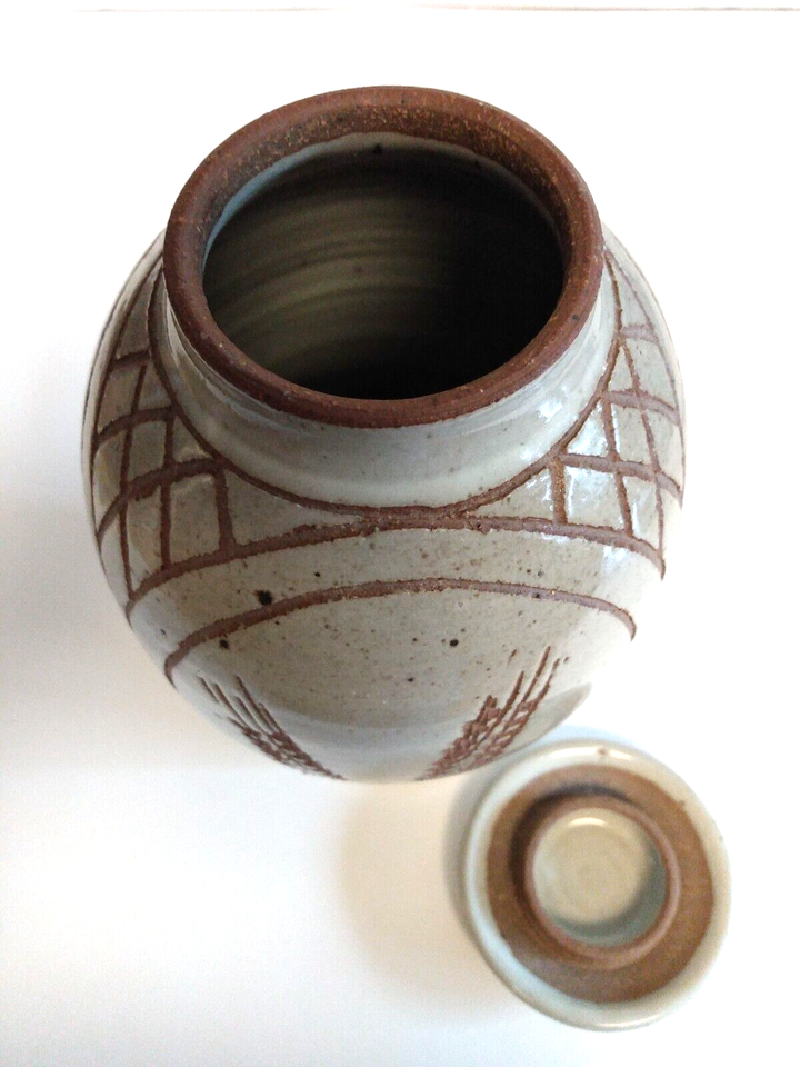 Art Pottery Carved Jar with Lid Tim Senn Tafts Mill Pottery Bloomington