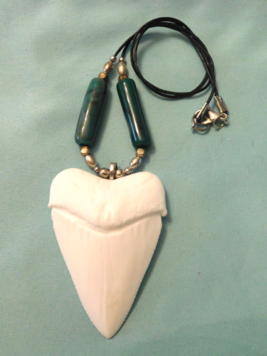 **FANTASTIC**  20&#034; GREAT WHITE SHARK TOOTH NECKLACE WITH A   2    5/8&#034; TOOTH