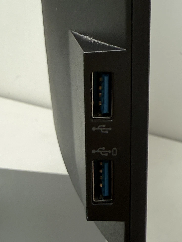 Dell U2719DT 27" QHD 2560x1440 75Hz IPS LCD Monitor W/ STAND UltraSharp scratch - Image 4 of 4