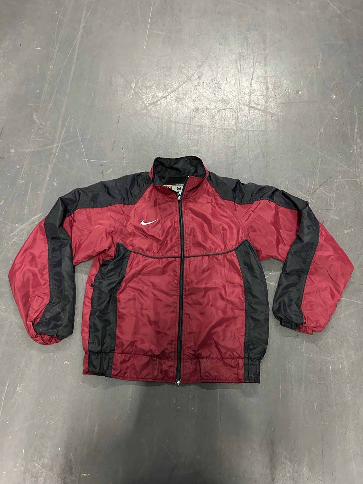 SACAI X NIKE Nike Team Giacca Uomo Full Zip Track Taglia Small Rosso Granato Nero Allenamento Corsa