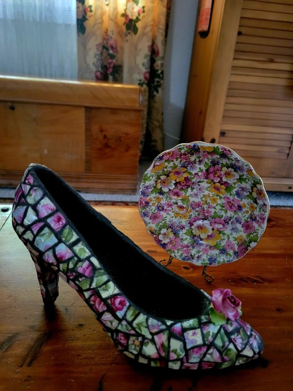 Pique Assiette Mosaic Shoe Using Great Auntie Lena's High Heel 👠& Chintz China