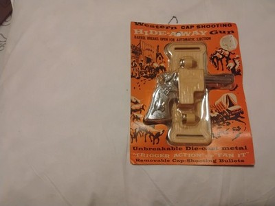 Vintage Western Cap Shooting Hide-A-Way Gun   Carded Toy rare hard to find