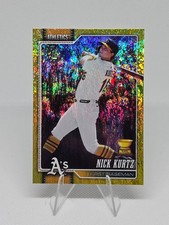 2026 Topps Serie 1 - Nick Kurtz Giallo Sandglitter #d/399 Rookie Cup