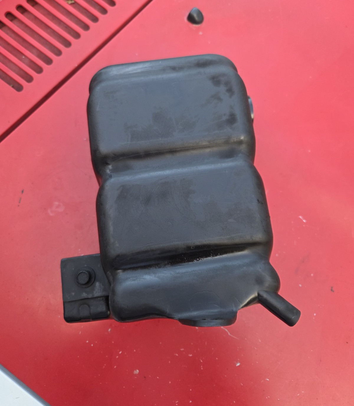 1984-1988 TOYOTA PICKUP TRUCK 22R OEM SILENCER AIR INTAKE CLEANER RESONATOR