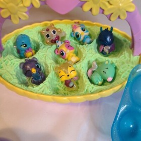 Lot Of 30 Hatchimals Blue Egg Carton Spring Basket And Purple Clam Shell