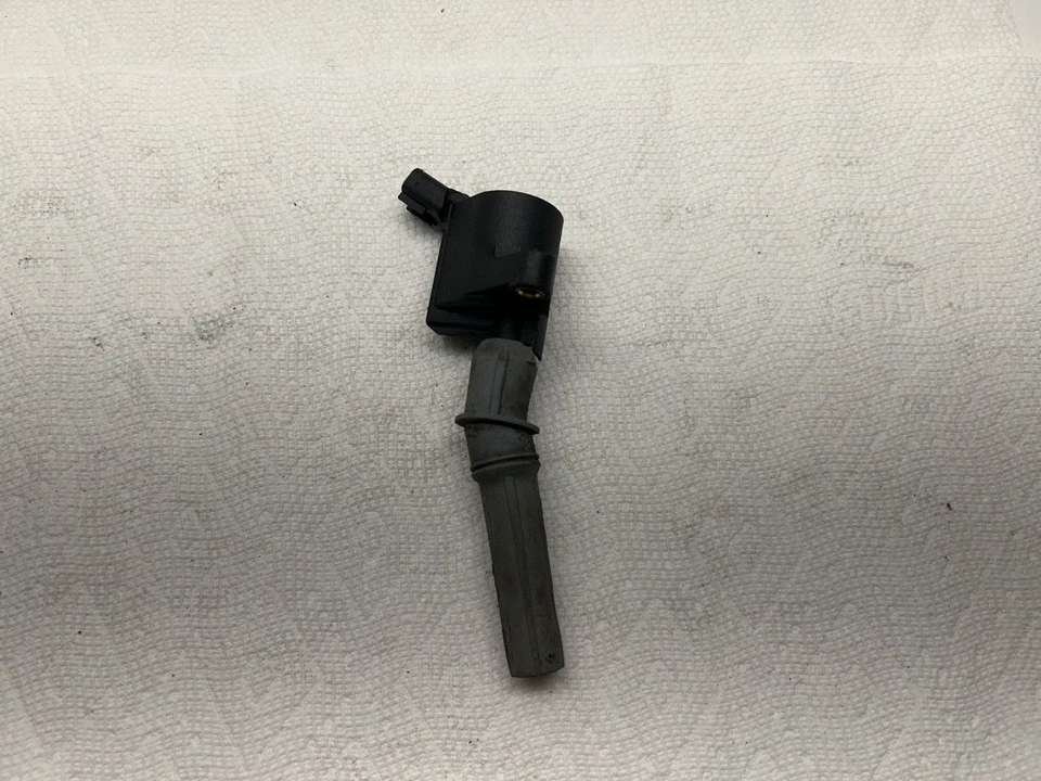 BOBINA DE IGNIÇÃO AFTERMARKET 1PC UFD267 para FORD F-150 4.6L V8 2000 - 2005 - Imagem 2 de 4