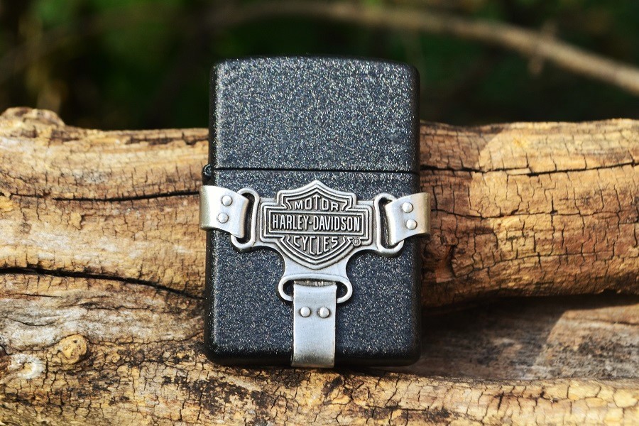 Zippo Lighter - Harley Davidson - Pewter Bootstrap - Black Zippo Lighter - Harley Davidson - Pewter Bootstrap - Black