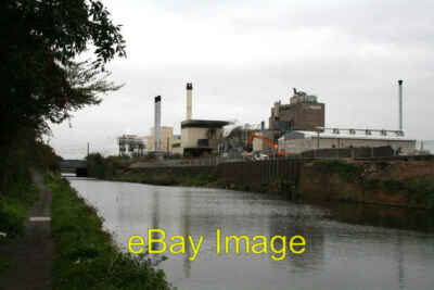 Foto 6x4 Nestle Werke, Hayes, Middlesex Die Werke grenzen an die Grand Union c2006