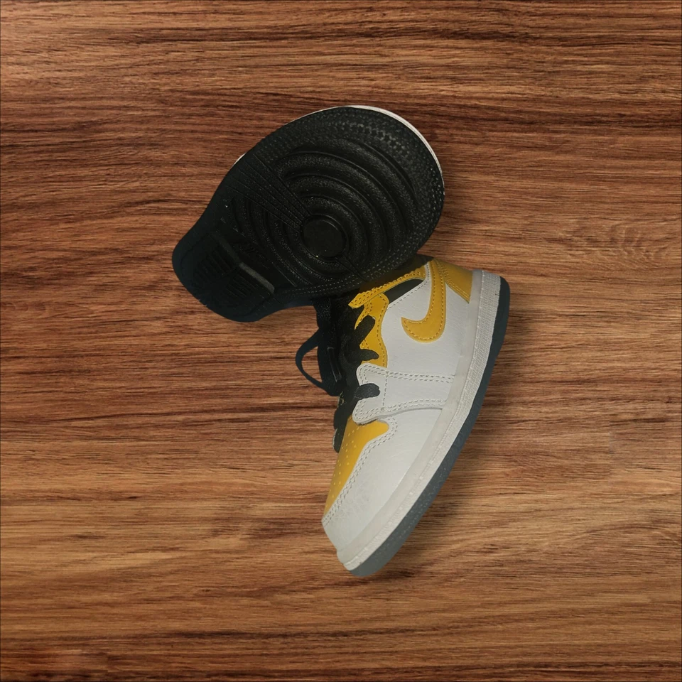 Jordan 1 Mid University Gold (niño pequeño) talla 8c Foto 3 de 4