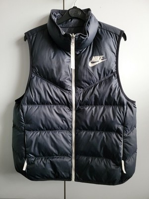 NIKE REVERSIBLE DOWN FILL GILET VEST SIZE M (939442 010) BLACK / WHITE