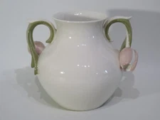Goebel "Tulip Bud" Vase 6¼" Tall x 6¼" wide Delicate & Lovely