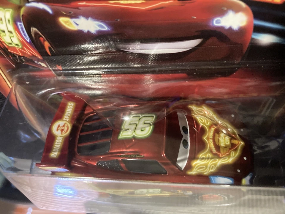Coches 2 Neón/Plata Disección 1:55 Rayo McQueen y Nigel Coches Modelo Engranajes Foto 4 de 4
