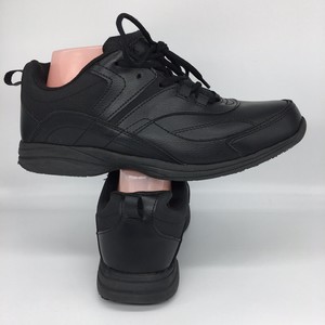 women's black slip resistant sneakers