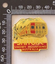 VINTAGE SKITUBE SNOWY MOUNTAINS AUSTRALIAN TRAVEL SOUVENIR METAL FRIDGE MAGNET