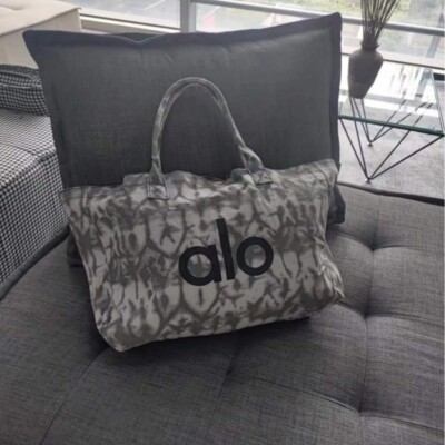  ALO Yoga Gray Tie Dye Large Canvas Tote Bag Gym Travel Carry-on
