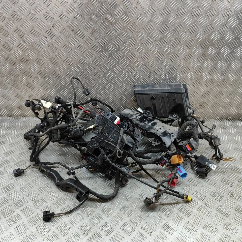 Cablaggio motore SKODA OCTAVIA 5E 5Q0937132B 1.5 Benzina RHD - Immagine 2 di 4