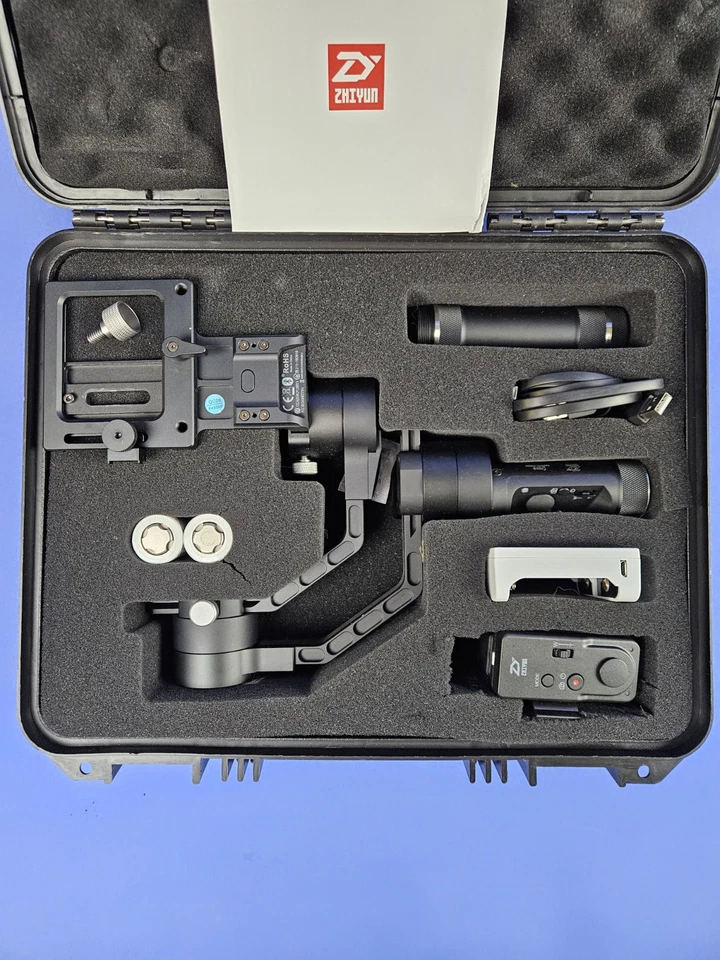Camera Gimbal ZHIYUN Crane V2, 3-Axis Gimbal for Mirrorless Camera - Image 3 of 3